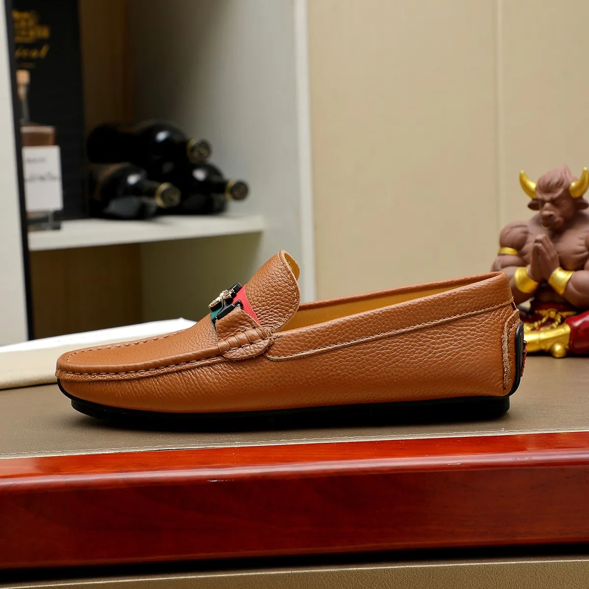 Men's shoes 💰360💰💰GUCCI Gucci official website synchronizes the latest model 🛃The upper is made of imported cowhide, 🐷leather lining, rubber outsole, 🎩🎩top-notch handcrafted workmanship with fine stitches and threads🔍definitely satisfy those perfectionist men who pursue high luxury quality 👏 Colors available! Code number 38-45 Large quantity in stock